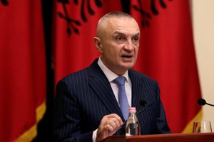 Albanijos parlamentas nubalsavo už apkaltą prezidentui I. Metai