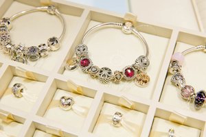 Lietuva pardavinės sidabrą ir deimantus – 1,9 tūkst. juvelyrinių dirbinių