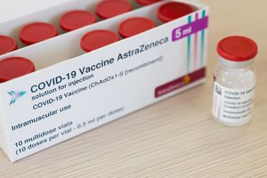 Oficialiai pripažintas naujas „AstraZeneca“ vakcinos šalutinis poveikis