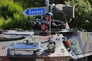 Šveicarai telkia milžiniškas pajėgas Ženevoje saugumui užtikrinti