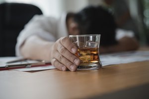 Paaiškino, kaip alkoholis paveikia širdį: 4 pasekmės, kurios gali būti lemtingos