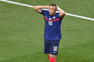 „Euro 2020” aštuntfinalis virto Prancūzijos košmaru: 11 metrų baudinių serijoje susimovęs K. Mbappe palaidojo savo komandą