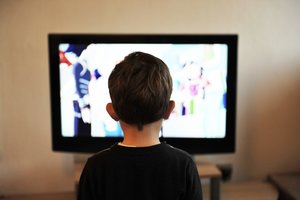 Vaikai ir ekranai: draudimai ir bausmės nepadės, specialistė pataria, ką daryti
