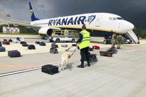 Minske „Ryanair“ lėktuvą nutupdęs skrydžių dispečeris pabėgo iš Baltarusijos į kitą šalį 