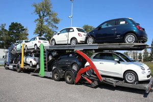 Pervežimo ir naudotų automobilių prekyba užsiimančių įmonių vadovai nuo pareigūnų neišsisuko – padaryta nemenka žala