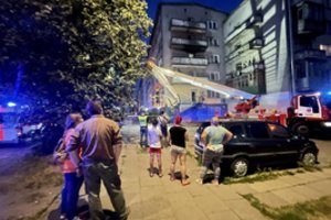 Gaisras daugiabutyje Vilniuje ant kojų sukėlė visas gelbėtojų tarnybas 