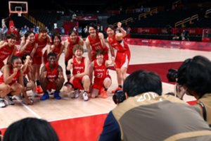 Olimpiniame krepšinio turnyre stebina kinės ir japonės: europietėms nebuvo lengva