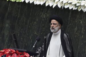 E. Raisi žada paremti bet kokias diplomatines pastangas atšaukti sankcijas Iranui