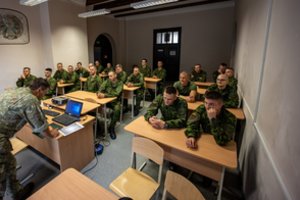 Lietuvos kariuomenė pradeda šių metų rezervo karių rengimą: pirmieji 100 atsargos karių atvyko į Inžinerijos batalioną
