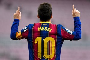 L. Messi keliauja į Paryžių: padės parašą po įspūdinga sutartimi