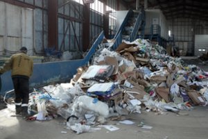 Tvarioje atliekų rūšiavimo ir tvarkymo grandinėje – vertingos atliekos