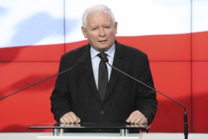 Buvęs Lenkijos valdančiosios koalicijos partneris sukritikavo „fanatišką“ šalies lyderį