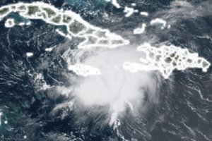 Meksikos link slenkanti audra „Grace“ sustiprėjo iki uragano
