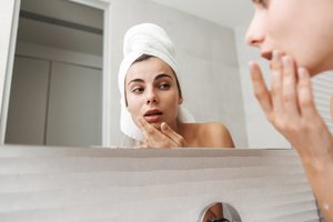 Nėštumo veido odos priežiūra: įvardijo, kurios grožio procedūros tinkamos, kurios – ne
