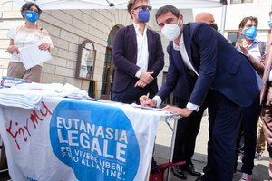 Peticija dėl eutanazijos Italijoje sulaukė pakankamai palaikymo referendumui inicijuoti