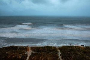 JAV Pietų pakrantė ruošiasi „itin pavojingam“ uraganui „Ida“