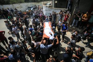 Palestiniečių berniukas, sužeistas per protestą Gazos Ruožo pasienyje, neišgyveno