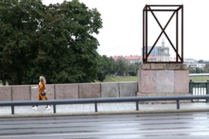 Instaliacijos ant Žaliojo tilto autorius A. Ambrasas: „Man skauda širdį, kai architektūros kūrinys išbalansuotas“