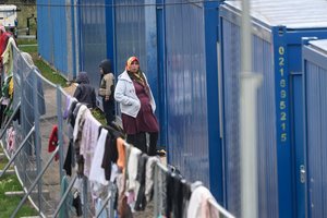 Migrantų stovyklavietė iš arti: tikrasis gyvenimas prasideda išvažiavus žurnalistams 