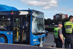 Klaipėdoje susidūrus dviem autobusams nukentėjo mažiausiai 3 keleiviai