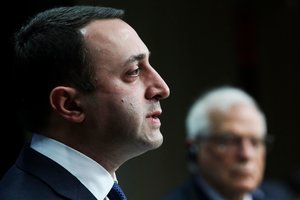 Gruzijos premjeras sugrįžti ketinančiam M. Saakašviliui grasina kalėjimu