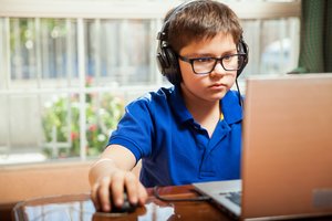 Išaugęs virtualus pavojus vaikams: daugiau nei pusė nukentėjusių – nepilnamečiai