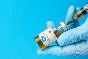 EVA pritaria „Pfizer“ vakcinos pastiprinamosios dozės skyrimui pilnamečiams asmenims