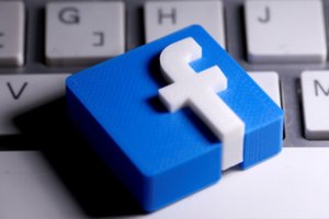 Rusija grasina socialiniam tinklui „Facebook“ didžiule bauda