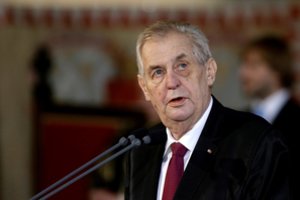 Pasiligojęs Čekijos prezidentas balsuos namuose
