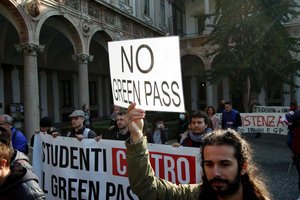 Italijoje nauji COVID reikalavimai pasitinkami protestais ir blokadomis