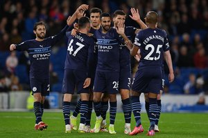 Lyderį besivejantis „Manchester City“ svečiuose sudorojo „Brighton“ ekipą
