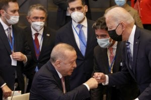 Baltieji rūmai: J. Bidenas tikisi susitikti su R. T. Erdoganu per Glazgo forumą
