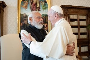 Indijos premjeras N. Modi į šalį pakvietė popiežių Pranciškų
