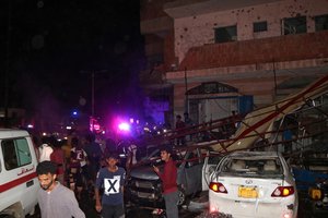 Jemene prie Adeno oro uosto sprogus automobilyje padėtai bombai, žuvo mažiausiai 12 žmonių