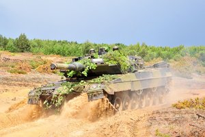 Ar šiais laikais dar reikia tankų? Ekspertai papasakojo apie NATO pajėgų modernizaciją