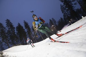 Puikus sezono startas: taikliai šaudęs Vytautas Strolia pranoko Norvegijos biatlono žvaigždę