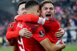 Pasaulio futbolo čempionato atrankoje Anglija sumaitojo San Mariną 10:0, o  C grupėje, kurioje kovojo Lietuva, kelialapį Katarą nugvelbė Šveicarija