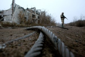 Rytų Ukrainoje per separatistų ataką žuvo ukrainiečių karys