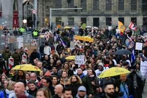 Nyderlanduose po riaušių atšaukta demonstracija prieš suvaržymus dėl COVID-19