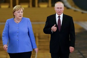 A. Merkel sunerimusi dėl Rusijos dalinių judėjimo Ukrainos pasienyje