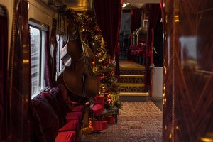 Stebuklinga kelionė į Vilnių kalėdiniu traukiniu: M. Petruškevičių dekoracijoms įkvėpė Rytų Ekspresas