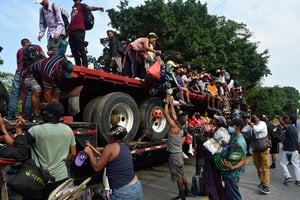 Meksikos valdžia išgelbėjo 210 sunkvežimyje sugrūstų migrantų