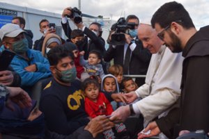 Popiežius Pranciškus atvyko į migrantų stovyklą Lesbo saloje