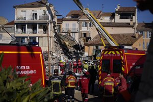 Prancūzijoje sugriuvus namui žuvo vyras, dar dviejų žmonių ieškoma