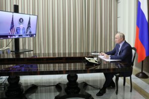 J. Bidenas ir V. Putinas pradėjo virtualias derybas: susitikime – daug dėmesio Ukrainai