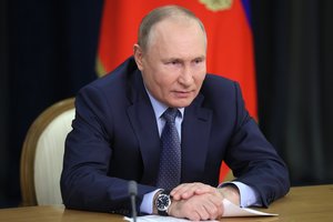 Po J. Bideno ir V. Putino skambučio – svarbus JAV kongreso ėjimas: priėmė Rusijai palankų sprendimą