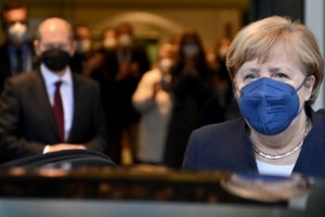Prie Vokietijos vyriausybės vairo 16 metų stovėjusi A. Merkel išvyko iš kanceliarijos