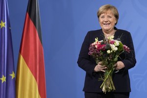 Buvusi Vokietijos kanclerė A. Merkel ketina parašyti autobiografinę knygą
