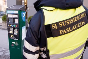 Vilniuje bandyta išlaužti parkomatą – nusikaltėlis spruko tuščiomis