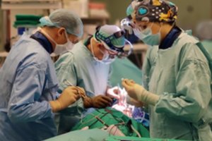 Vilniaus medikai dvylikamečiui atliko ypatingą operaciją – Baltijos šalyse tokios dar nebuvo